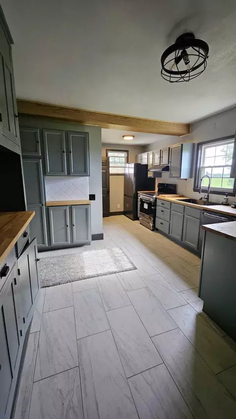238 Maple Rd, Quincy, MI 49082 photo 3