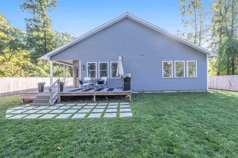 Exterior - 7811 N 39th St, Augusta, MI 49012 photo 4 of 6