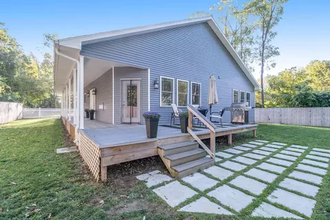 Exterior - 7811 N 39th St, Augusta, MI 49012 photo 3 of 6