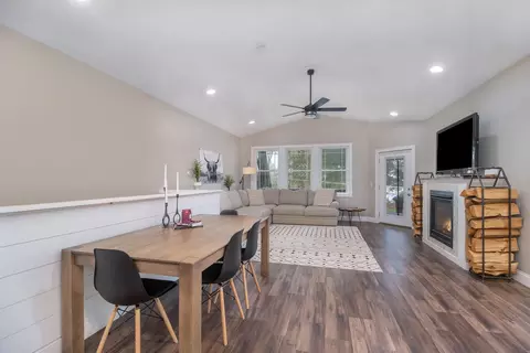 Dining - 7811 N 39th St, Augusta, MI 49012 photo 1 of 1