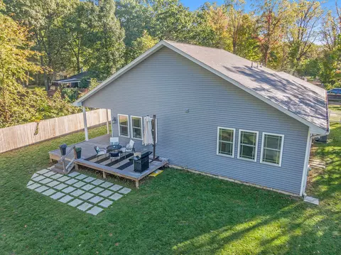 Exterior - 7811 N 39th St, Augusta, MI 49012 photo 2 of 6