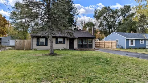 1056 Elmwood St, Plainwell, MI 49080