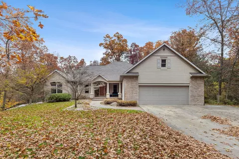 5240 Brookestone Dr NE, Rockford, MI 49341