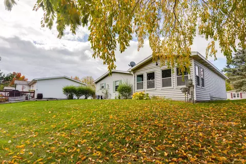 109 Cadgewith E, Lansing, MI 48906 photo 21