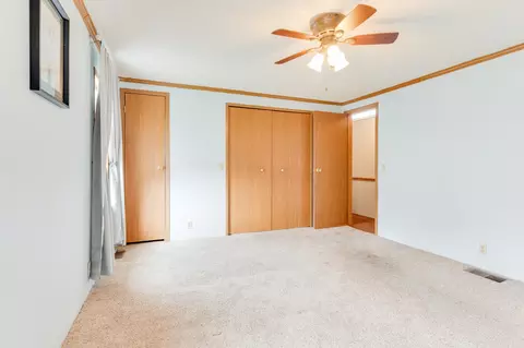109 Cadgewith E, Lansing, MI 48906 photo 12