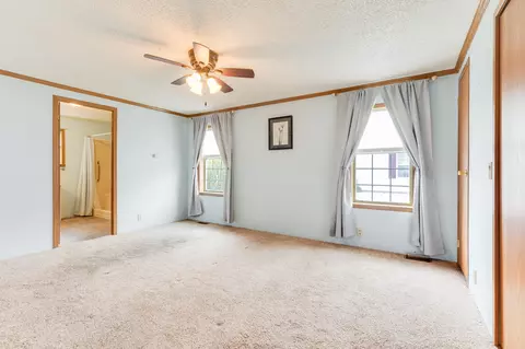 109 Cadgewith E, Lansing, MI 48906 photo 13