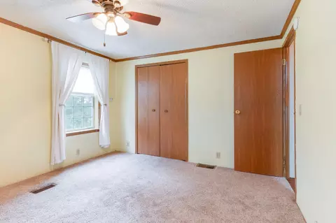 109 Cadgewith E, Lansing, MI 48906 photo 18