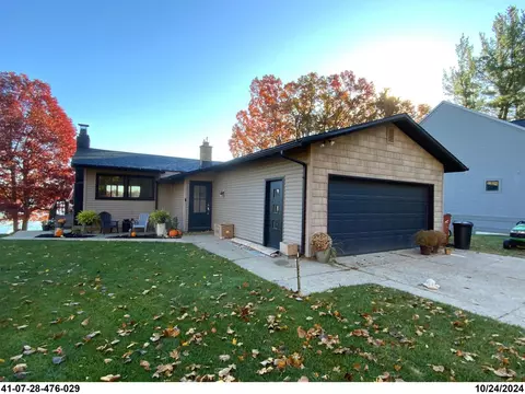 9366 Myers Lake Ave NE, Rockford, MI 49341