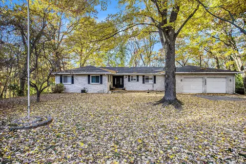 1280 Westlake Woods Dr, Battle Creek, MI 49037