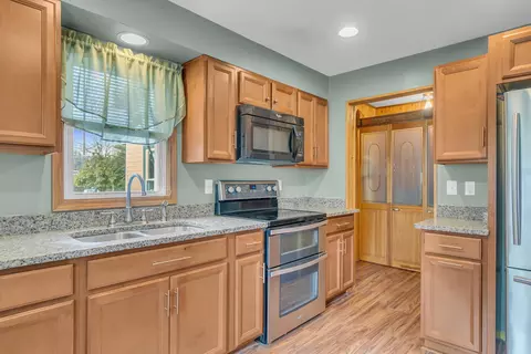 2422 Midday St, Jackson, MI 49203 photo 14