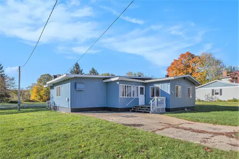 780 Bowes Rd SE, Lowell, MI 49331 photo 4