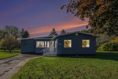 780 Bowes Rd SE, Lowell, MI 49331