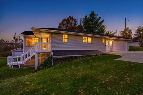 178 40th St, Allegan, MI 49010