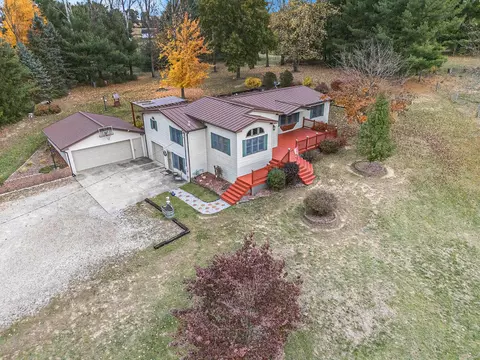 31301 E Lafayette Rd, Sturgis, MI 49091
