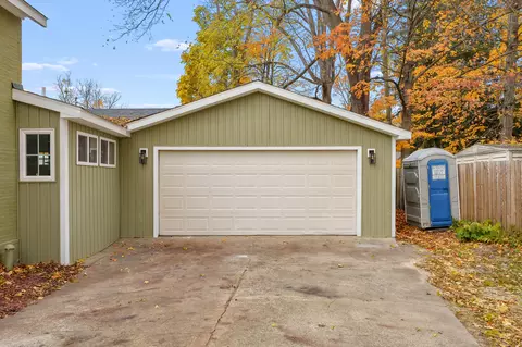 614 Walnut St, Three Rivers, MI 49093 photo 3