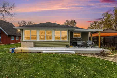 7150 Greenes Dr, Jackson, MI 49201