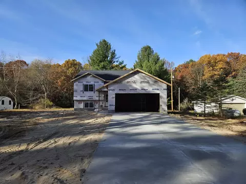 5897 Nestrom Rd, Whitehall, MI 49461