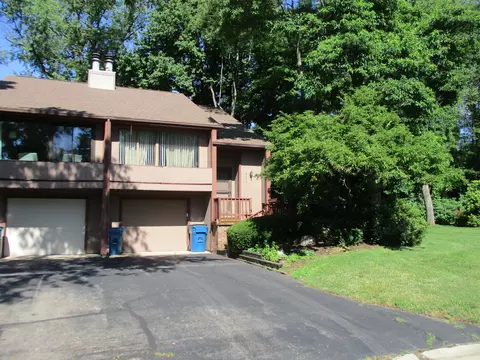 2376 Strathmore St, Kalamazoo, MI 49009