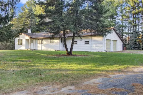 229 E Howard City Edmore Rd, Edmore, MI 48829