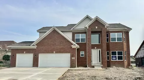 23249 Primrose Ln, Brownstown, MI 48183