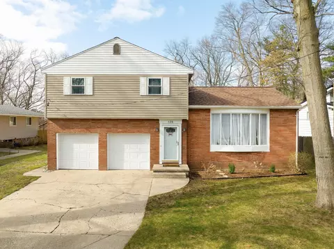 135 California Ave, Muskegon, MI 49445