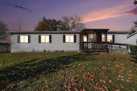 69617 Eisenhower Rd, Sturgis, MI 49091