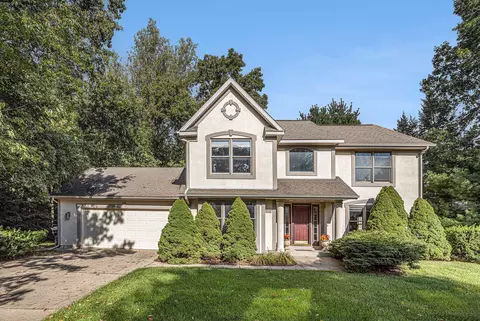 9744 Chambray St, Portage, MI 49002