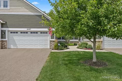 10187 E Crossroads Cir SE, Caledonia, MI 49316