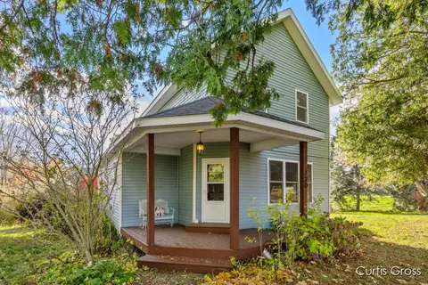 320 Pine St NE, Cedar Springs, MI 49319 photo 2