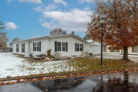 210 Saint Ives N, Lansing, MI 48906
