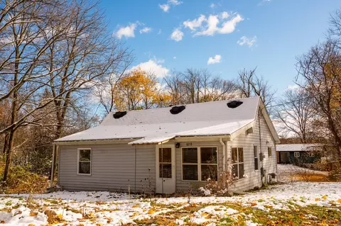 808 Clinton St, Marshall, MI 49068