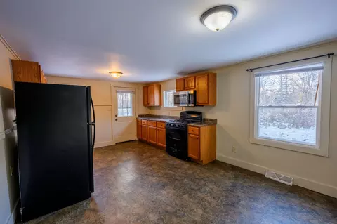 808 Clinton St, Marshall, MI 49068 photo 6