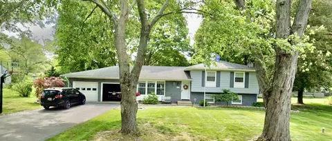 243 Watkins Ln, Battle Creek, MI 49015