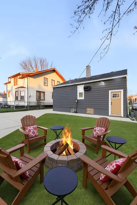 23039 Cushing Ave, Eastpointe, MI 48021 photo 3