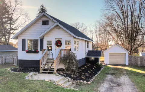407 Selby St, Hopkins, MI 49328