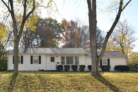 2431 Hillsdale Ave, Kalamazoo, MI 49006