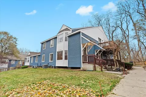 44750 Bayview Dr #37, Novi, MI 48377