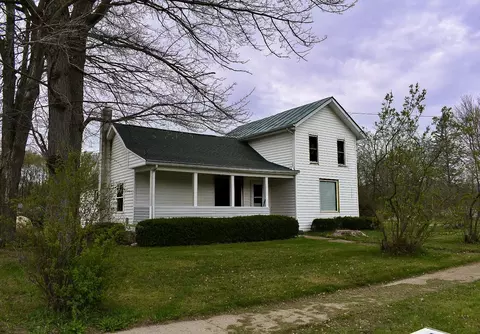 325 E Leroy St, Burlington, MI 49029