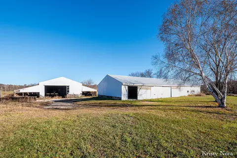 Exterior - 5878 E Cannonsville Rd, Stanton, MI 48888 photo 2 of 4