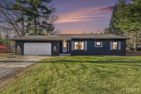 2027 Joan Ave NE, Grand Rapids, MI 49505