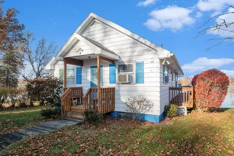 24998 Lake Shore Dr, Dowagiac, MI 49047
