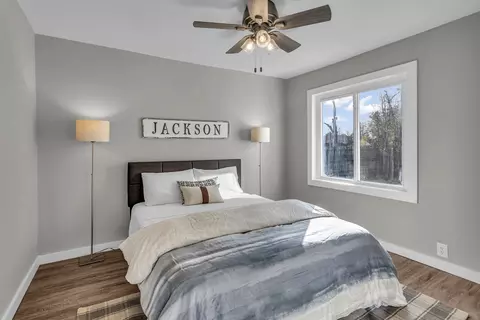 323 Sycamore St, Jackson, MI 49202 photo 5