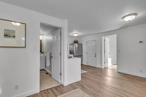 323 Sycamore St, Jackson, MI 49202 photo 8