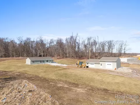 1637 N State Rd, Ionia, MI 48846