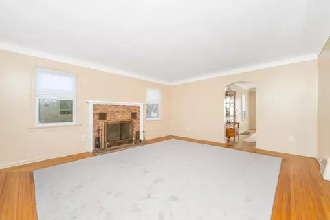Living - 54516 Silver St, Mendon, MI 49072 photo 4 of 4