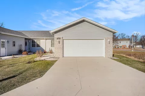 1218 Silver Ridge Ct, Greenville, MI 48838