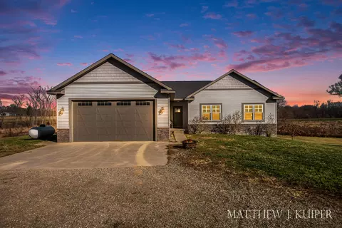 2011 118th Ave, Allegan, MI 49010
