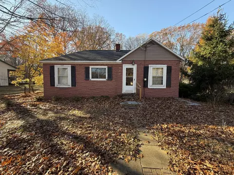 13507 152nd Ave, Grand Haven, MI 49417