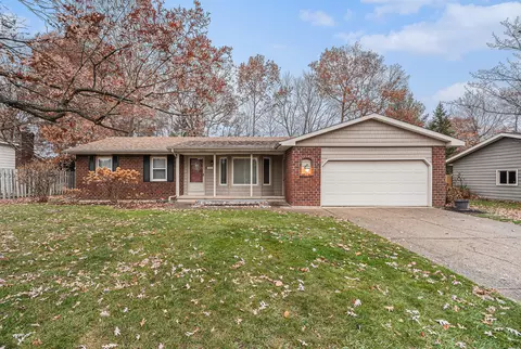 2493 Almar St, Jenison, MI 49428