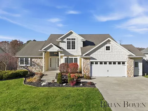 3081 Royal Hannah Dr NE, Rockford, MI 49341